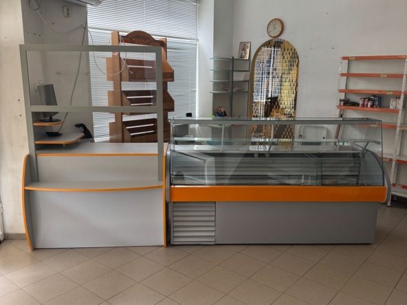 Дава се под наем Магазин в Горна Оряховица - 50 кв.м за 348.84 € - Снимка #1