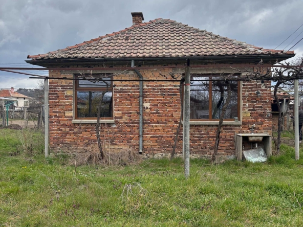 Къща в с. Васил Левски, Област Пловдив - 70 кв.м за 419 €/кв.м - Снимка #1