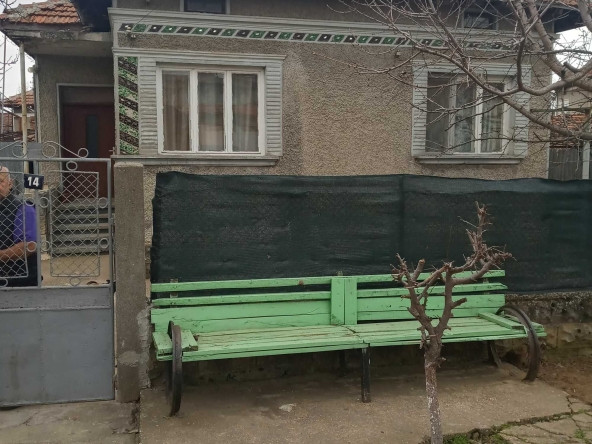 Къща в Кубрат - 1280 кв.м за 26 €/кв.м - Снимка #1