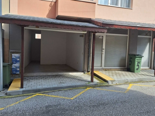 Дава се под наем Магазин в Поморие - 25 кв.м за 1495.83 € - Снимка #1