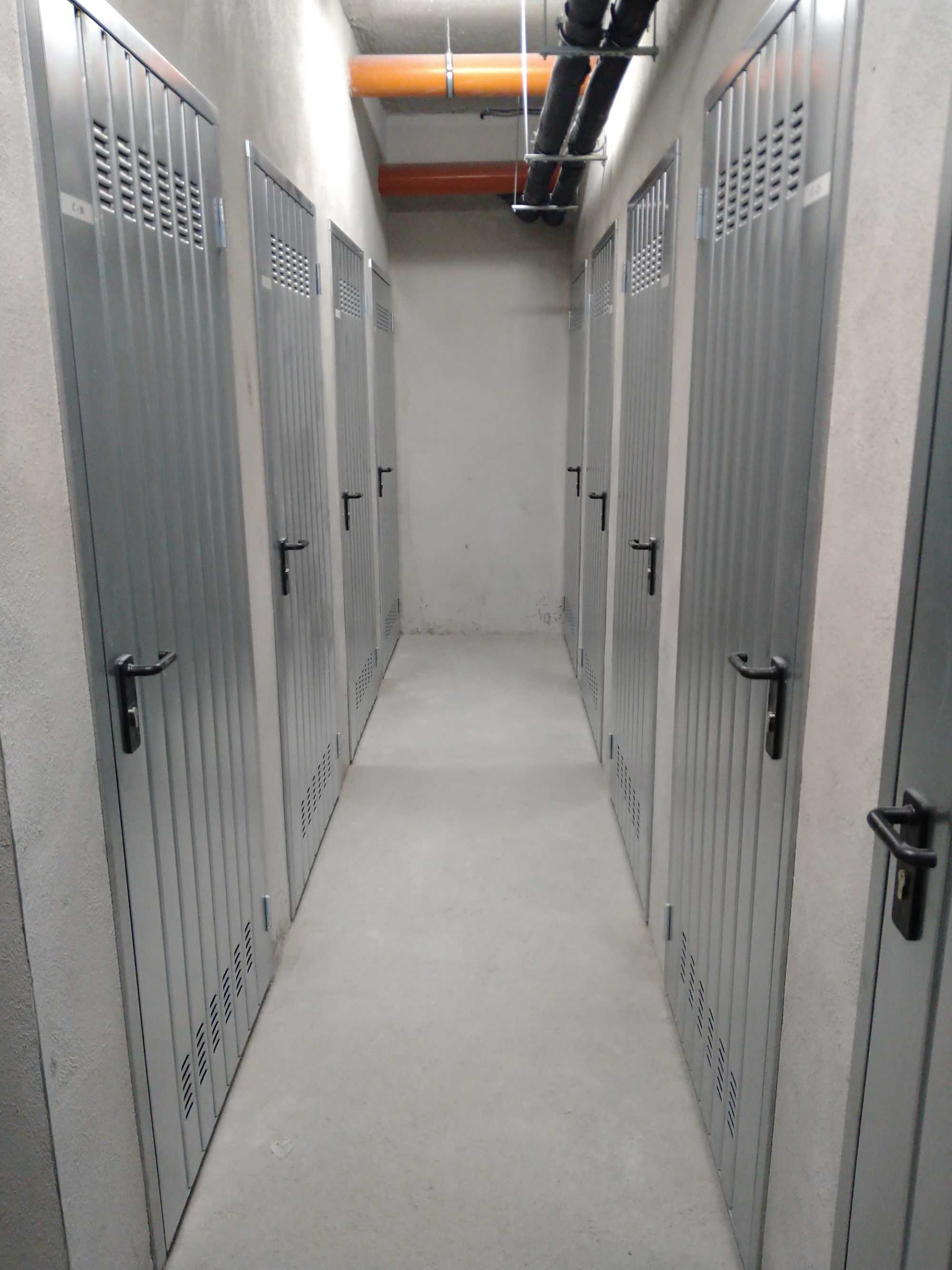 Дава се под наем Склад в София, Манастирски ливади - 3 кв.м за 48.45 € - Снимка #1