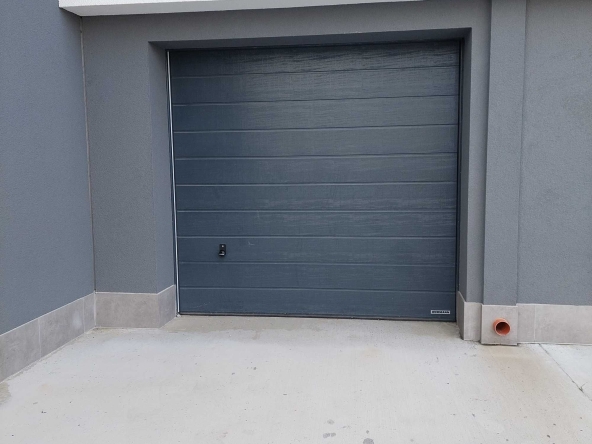 Дава се под наем Гараж / Паркомясто в Варна, Кайсиева градина - 25 кв.м за 199.41 € - Снимка #1