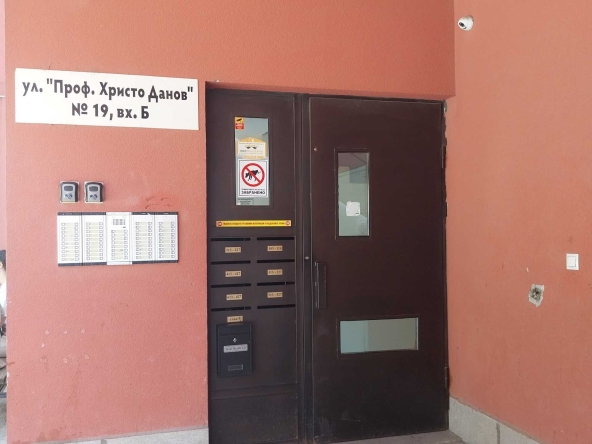 Дава се под наем Едностаен апартамент в София, Студентски град - 50 кв.м за 478.38 € - Снимка #1