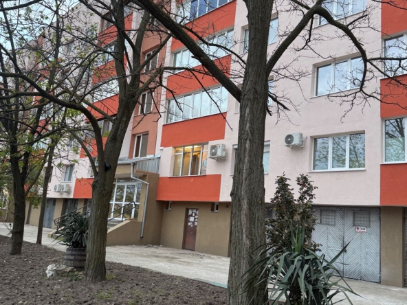 Четиристаен апартамент в Гълъбово - 70 кв.м за 255 €/кв.м - Снимка #1