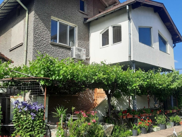 Къща в Радомир - 82 кв.м за 653 €/кв.м - Снимка #1