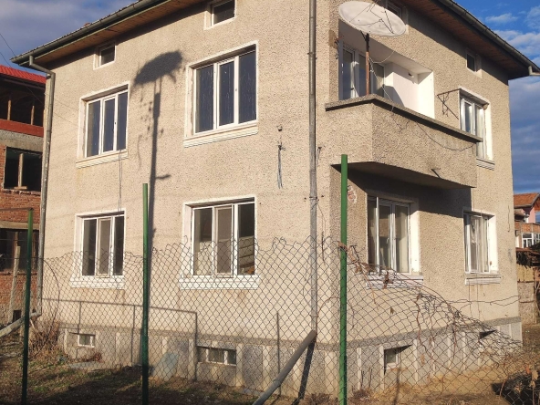 Дава се под наем Къща в Гоце Делчев - 140 кв.м за 306 € - Снимка #1