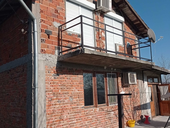 Къща в с. Златна ливада, Област Стара Загора - 100 кв.м за 408 €/кв.м - Снимка #1