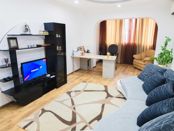 Дава се под наем Четиристаен апартамент в Плевен, Дружба 3 - 100 кв.м за 459 € - Снимка #1