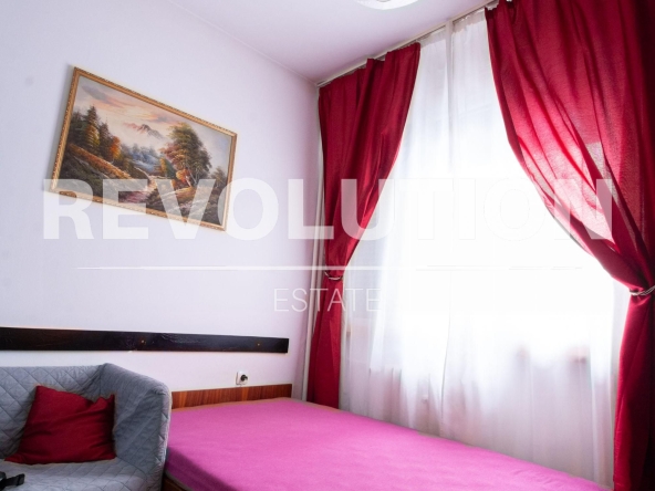 Дава се под наем Едностаен апартамент в София, Яворов - 20 кв.м за 478.38 € - Снимка #1