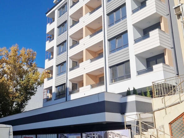 Двустаен апартамент в Велико Търново, Колю Фичето - 65 кв.м за 706 €/кв.м - Снимка #1