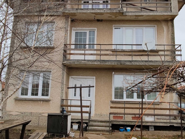 Къща в Генерал Тошево - 250 кв.м за 300 €/кв.м - Снимка #1