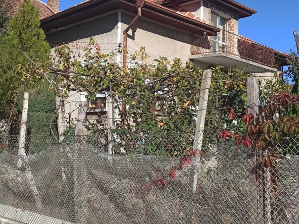 Къща в Червен бряг - 100 кв.м за 750 €/кв.м - Снимка #1