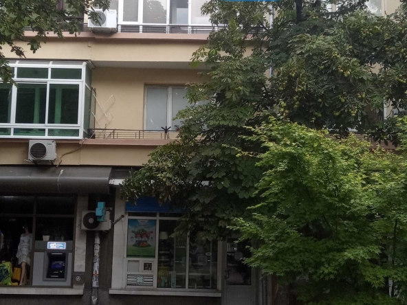 Тристаен апартамент в Разград, Център - 66 кв.м за 1314 €/кв.м - Снимка #1