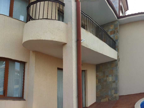 Къща в Свети Влас - 350 кв.м за 1000 €/кв.м - Снимка #1