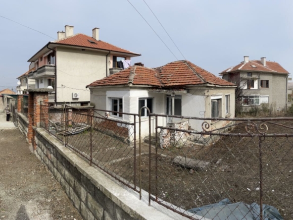 Парцел в Карнобат - 300 кв.м за 60 €/кв.м - Снимка #1