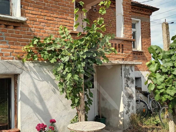 Къща в с. Ясно поле, Област Пловдив - 100 кв.м за 530 €/кв.м - Снимка #1