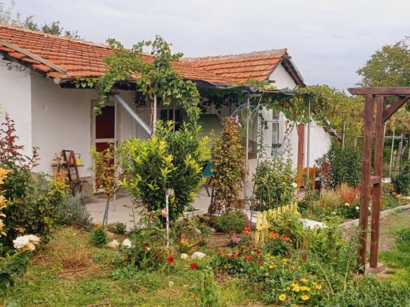 Къща в с. Селци, Област Пловдив - 60 кв.м за 1167 €/кв.м - Снимка #1