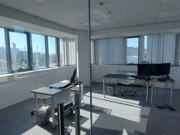 Дава се под наем Офис в София, Левски Г - 152 кв.м за 1368 € - Снимка #1