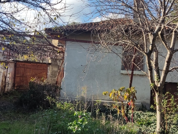 Къща в Казанлък - 70 кв.м за 408 €/кв.м - Снимка #1