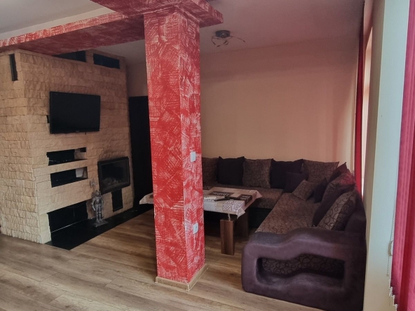 Дава се под наем Тристаен апартамент в Асеновград - 65 кв.м за 331.5 € - Снимка #1