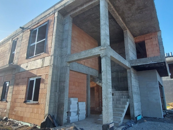 Къща в Бургас, Лазур - 390 кв.м за 523 €/кв.м - Снимка #1