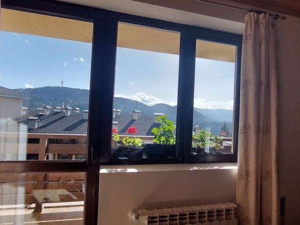 Дава се под наем Двустаен апартамент в к.к. Пампорово - 65 кв.м за 398.82 € - Снимка #1