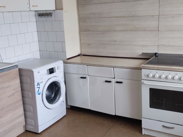 Дава се под наем Двустаен апартамент в Казанлък - 65 кв.м за 179.52 € - Снимка #1