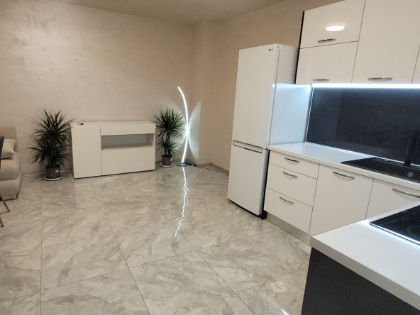 Двустаен апартамент в Бургас, Център - 68 кв.м за 938 €/кв.м - Снимка #1