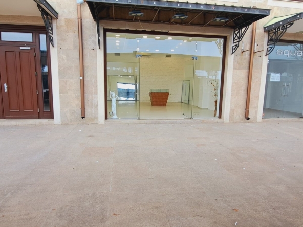 Дава се под наем Магазин в к.к. Златни пясъци - 57 кв.м за 15299.49 € - Снимка #1