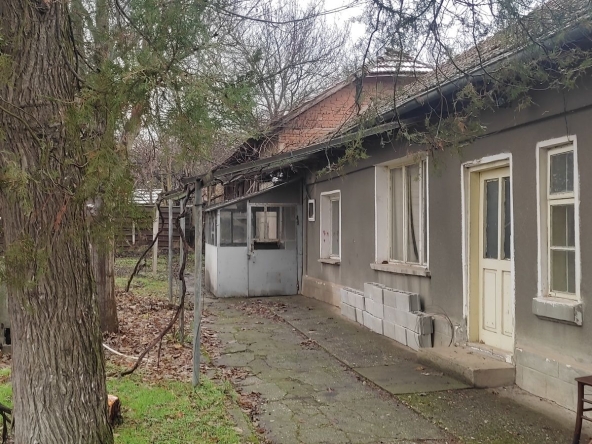 Къща в с. Стежерово, Област Плевен - 180 кв.м за 45 €/кв.м - Снимка #1