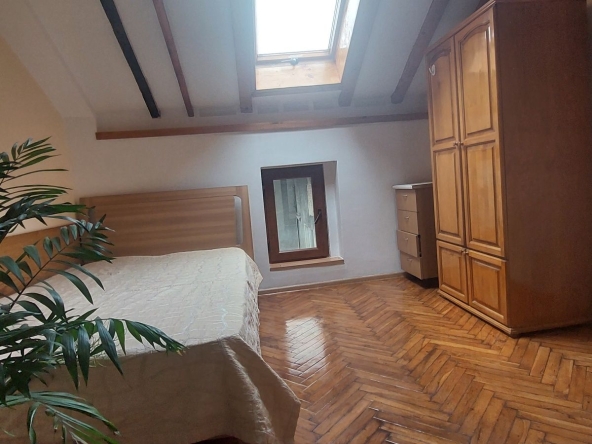 Дава се под наем Едностаен апартамент в Бургас, Център - 20 кв.м за 178.5 € - Снимка #1