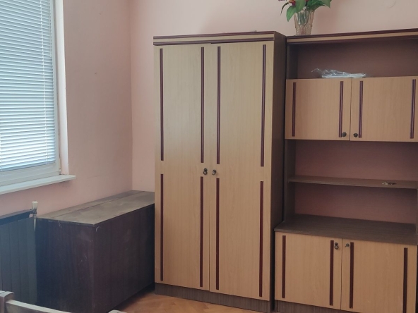 Дава се под наем Тристаен апартамент в Казанлък - 90 кв.м за 229.5 € - Снимка #1