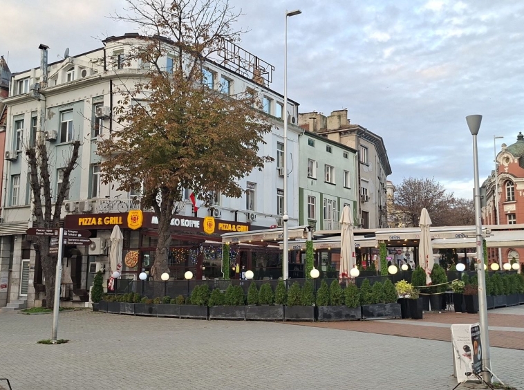 Дава се под наем  в Варна, Операта -  кв.м за 299.88 € - Снимка #1