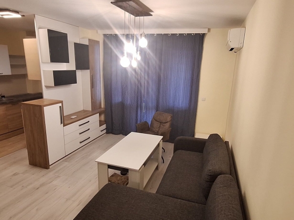 Двустаен апартамент в София, Витоша - 50 кв.м за 6 €/кв.м - Снимка #1