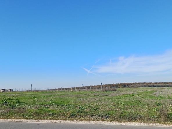 Парцел в Варна, Бриз - 7000 кв.м за 11 €/кв.м - Снимка #1