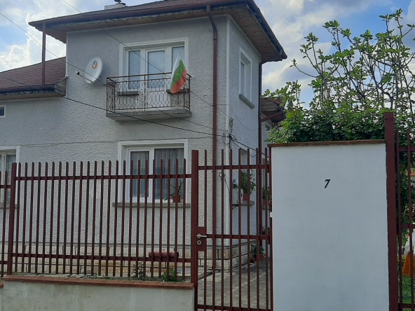 Къща в с. Нефела, Област Враца - 220 кв.м за 580 €/кв.м - Снимка #1