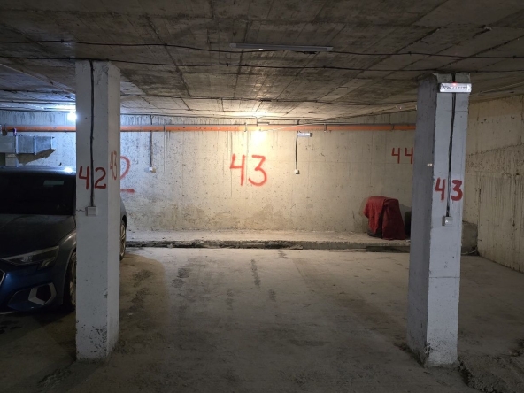 Дава се под наем Гараж / Паркомясто в Варна, Базар Левски - 15 кв.м за 89.76 € - Снимка #1