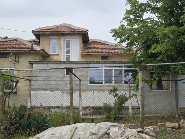 Къща в с. Златна нива, Област Шумен - 130 кв.м за 275 €/кв.м - Снимка #1