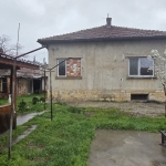 Дава се под наем Къща в Левски - 140 кв.м за 65733.39 € - Снимка #1