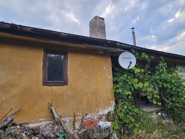 Къща в Перник, Ладовица - 140 кв.м за 212 €/кв.м - Снимка #1