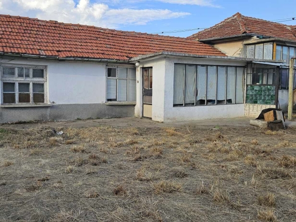 Къща в Пловдив, Тракия - 150 кв.м за 238 €/кв.м - Снимка #1