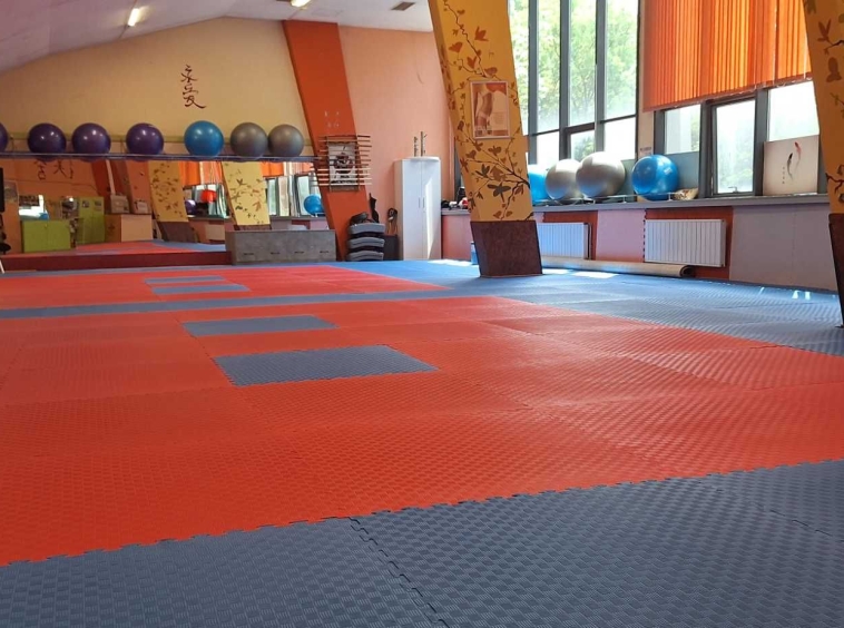 Дава се под наем Магазин в София, Център - 200 кв.м за 15.3 € - Снимка #1