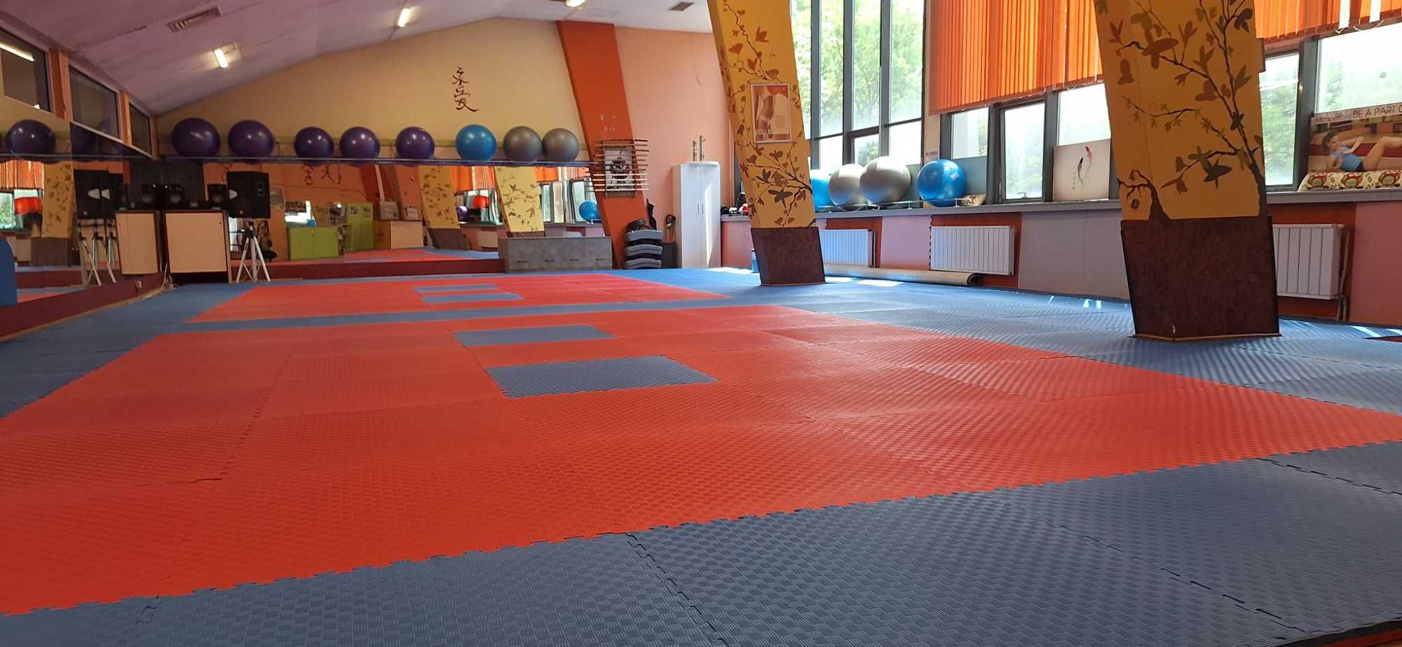 Дава се под наем Магазин в София, Център - 200 кв.м за 15.3 € - Снимка #1