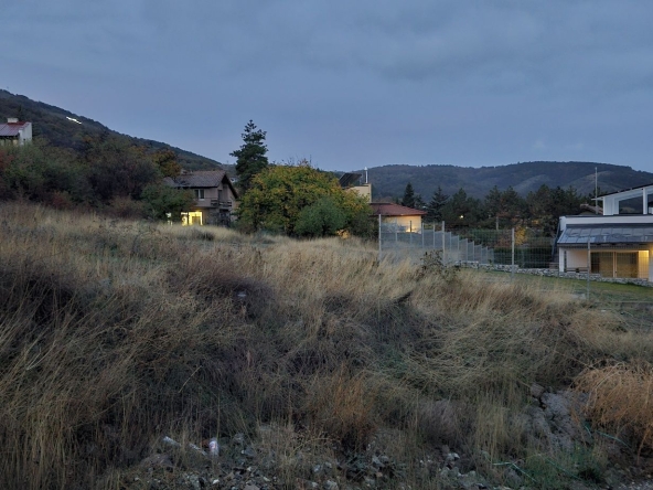 Земеделски имот в с. Марково, Област Пловдив -  кв.м за 53 €/дка - Снимка #1