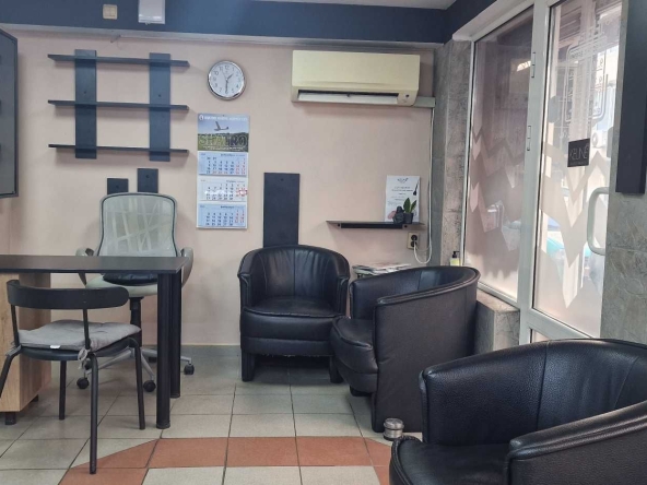 Дава се под наем  в Варна, Лятно кино Тракия -  кв.м за 132.6 € - Снимка #1