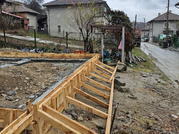 Парцел в Елена - 350 кв.м за 88 €/кв.м - Снимка #1