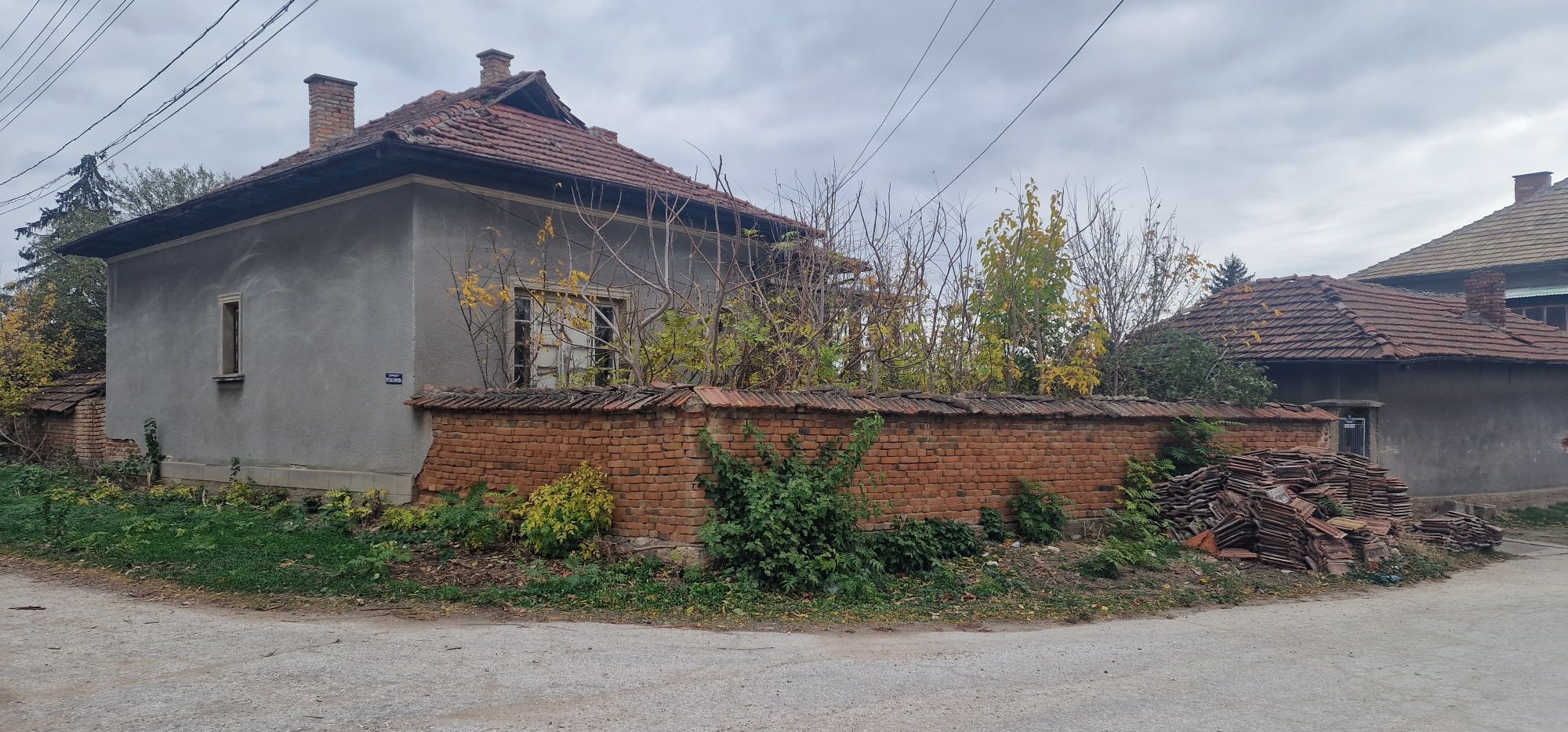Къща в Гулянци - 1280 кв.м за 18 €/кв.м - Снимка #1