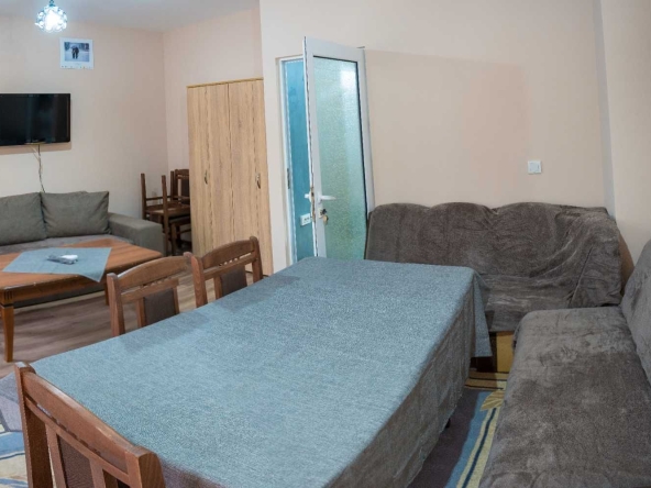 Дава се под наем Двустаен апартамент в Ямбол, Център - 60 кв.м за 348.84 € - Снимка #1