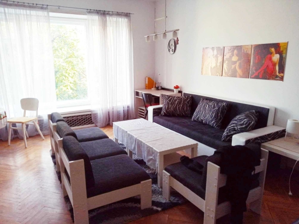 Дава се под наем Тристаен апартамент в София, Център - 95 кв.м за 204 € - Снимка #1