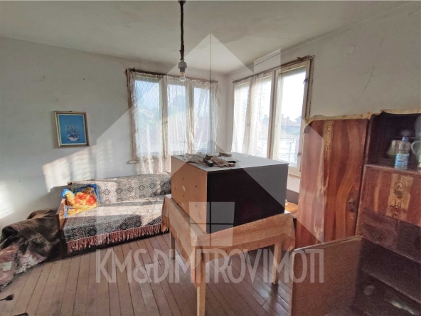 Етаж от къща в Нови пазар - 82 кв.м за 448 €/кв.м - Снимка #1